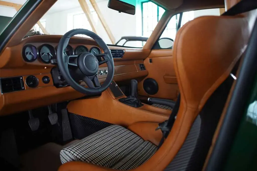 Interior RUF SCR