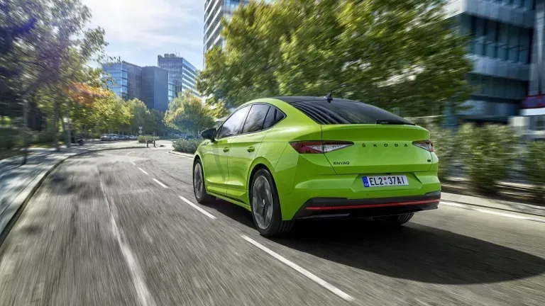 Parte Trasera Skoda Enyaq RS Coupé Verde