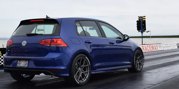 Lateral Volkswagen Golf R Azul