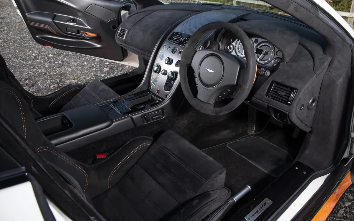 Interior Aston Martin Vantage GT8