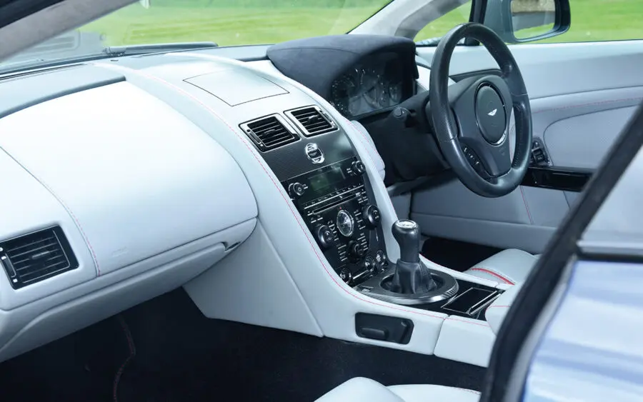 Interior Aston Martin V8 Vantage N430