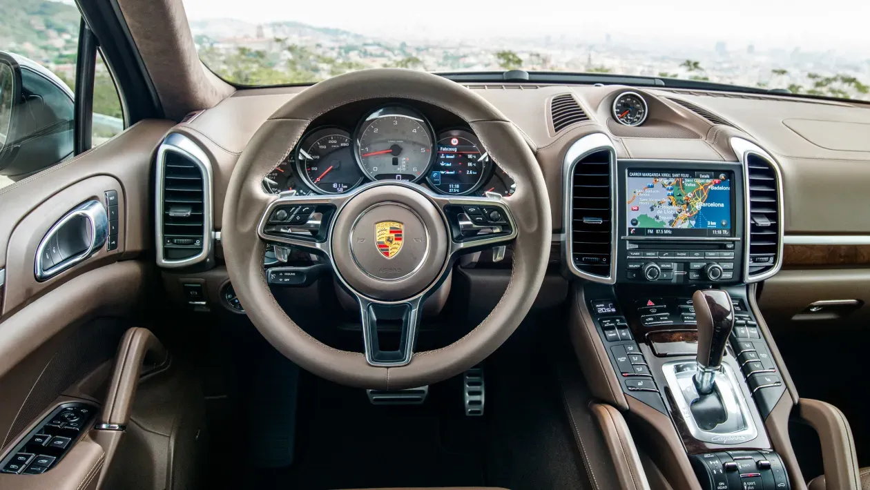 Interior Porsche Cayenne Diesel S 2014