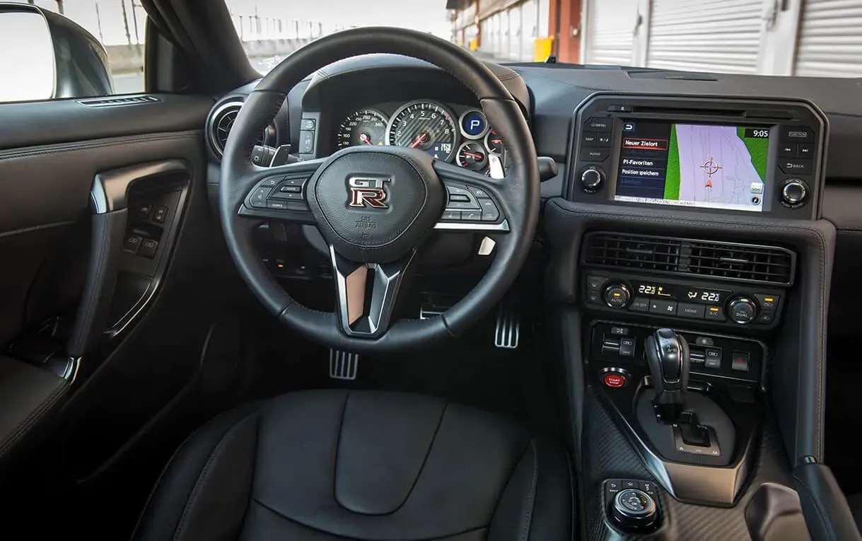 Interior Nissan GTR 2014