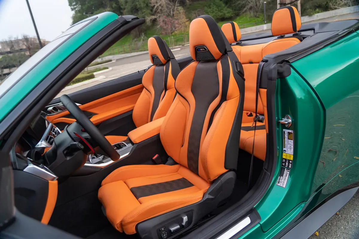 Interior BMW M4 Convertible 2024