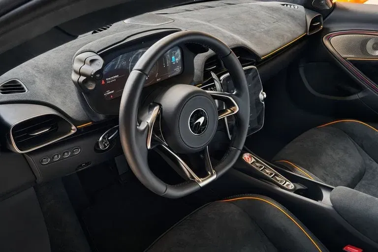 Interior McLaren Spartan