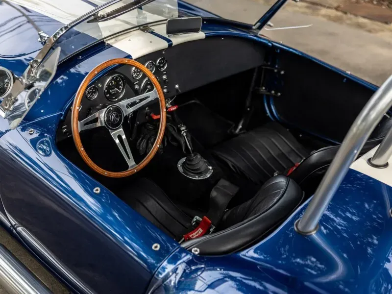 Interior Cobra 427