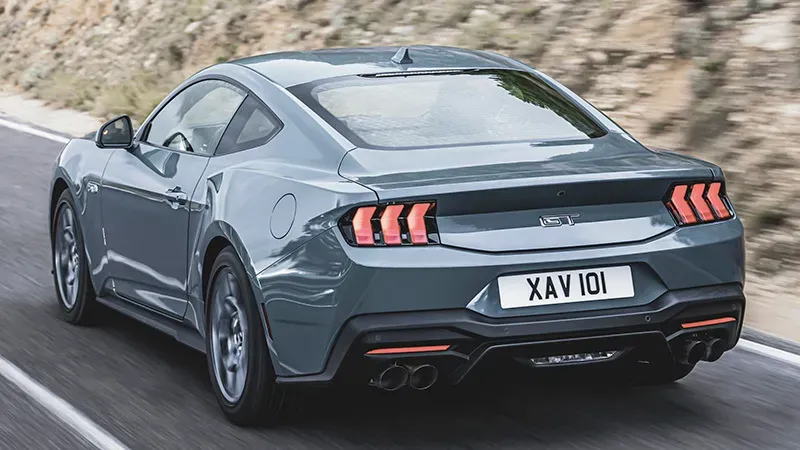 Parte Trasera Ford Mustang 2024 Celeste