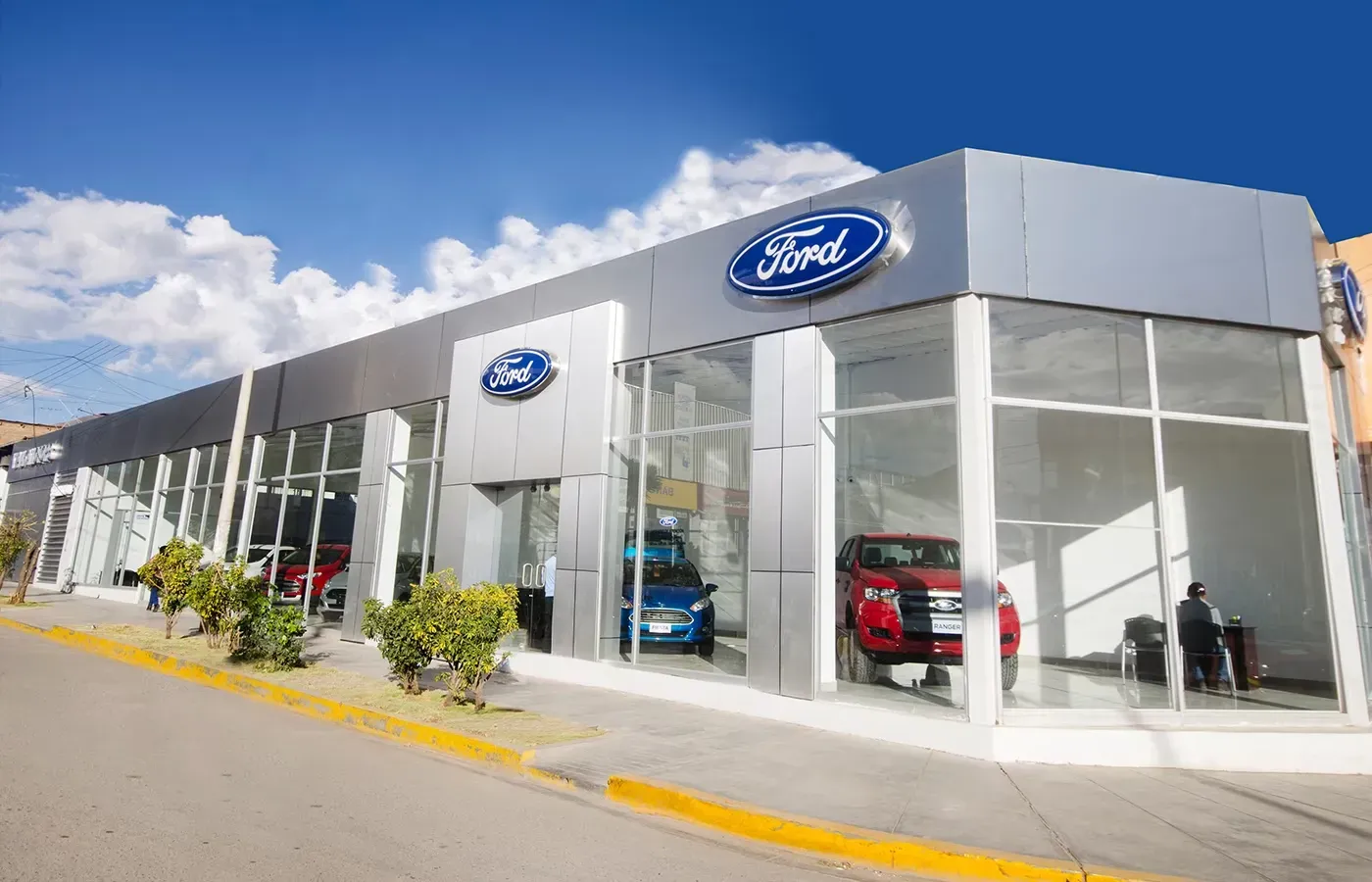 Concesionario Ford con autos