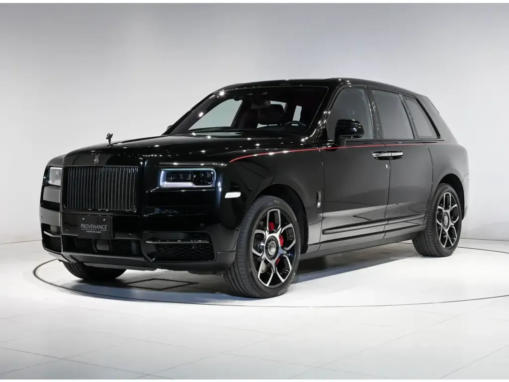 Cullinan Black Badge Negro