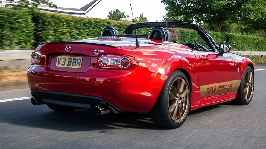 Parte Trasera Mazda MX-5 con un toque de BBR Rojo