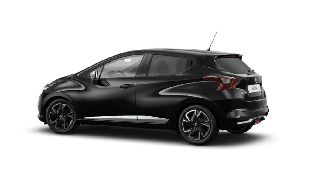 Lateral Nissan Micra 2023 Negro