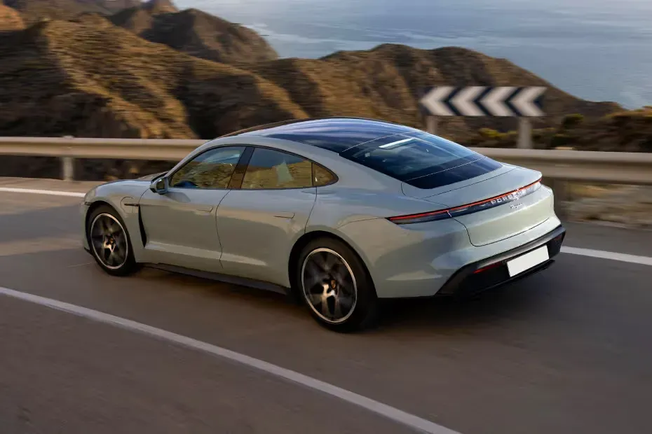 Parte Trasera Porsche Taycan 2024 Azul