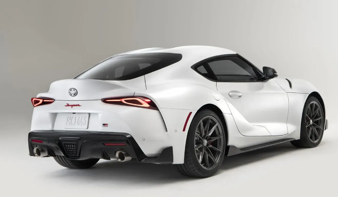 Parte Trasera Toyota Supra 2023 Blanco