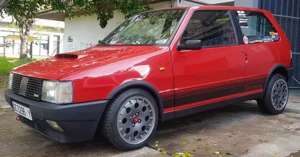 Fiat Uno Turbo Rojo