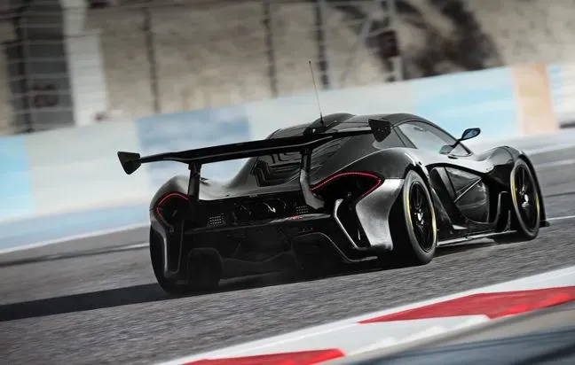 Parte Trasera Lateral McLaren P1 Negro