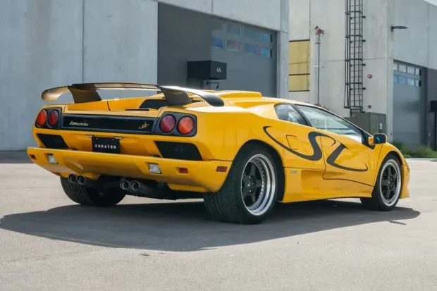 Parte Trasera Lamborghini Diablo SV de 1998 Amarillo