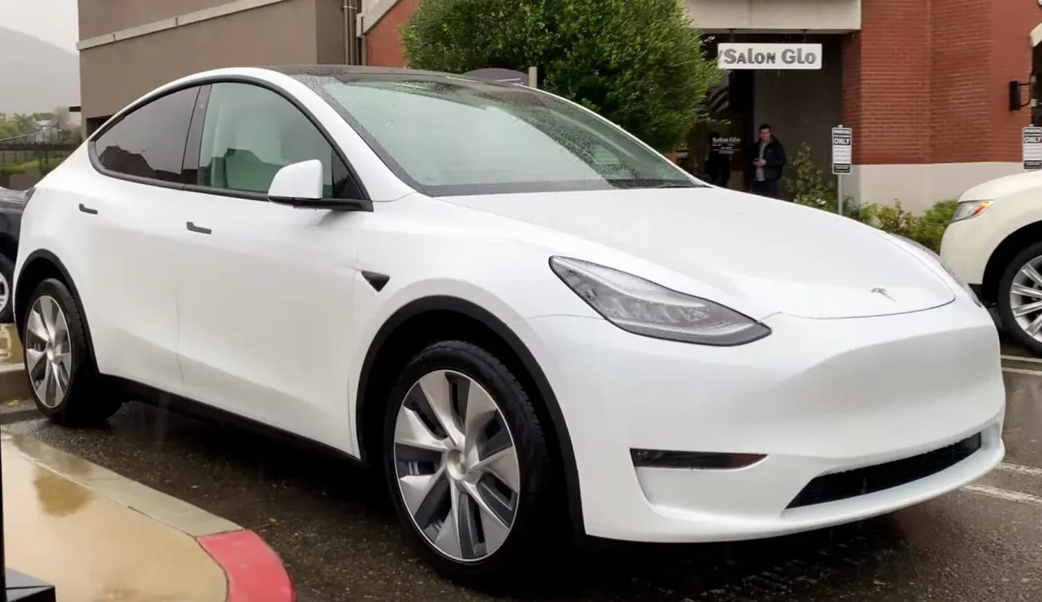 Tesla Model Y Long Range