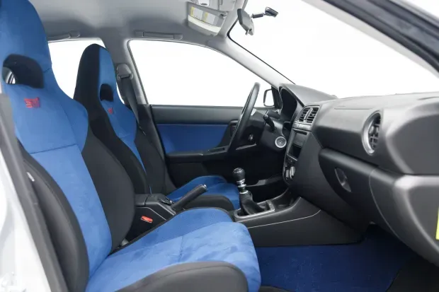 Interior Subaru Impreza WRX STI 2004