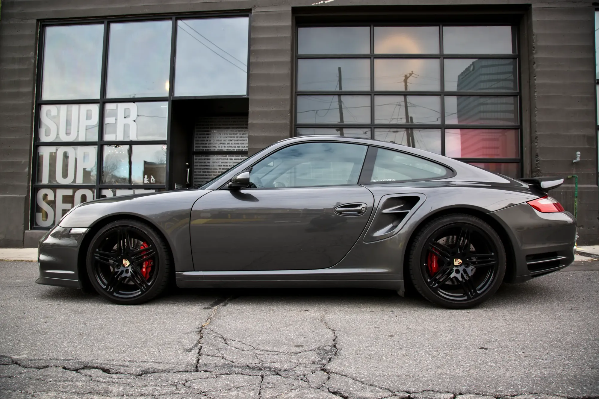 Lateral Porsche 911 Turbo (997) 2007 Gris