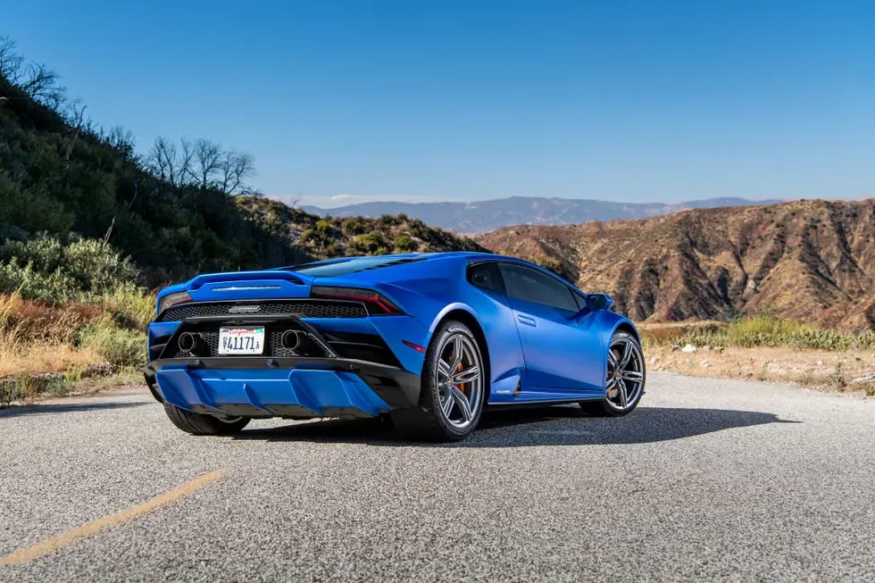 Parte Trasera Lamborghini Huracán RWD Azul