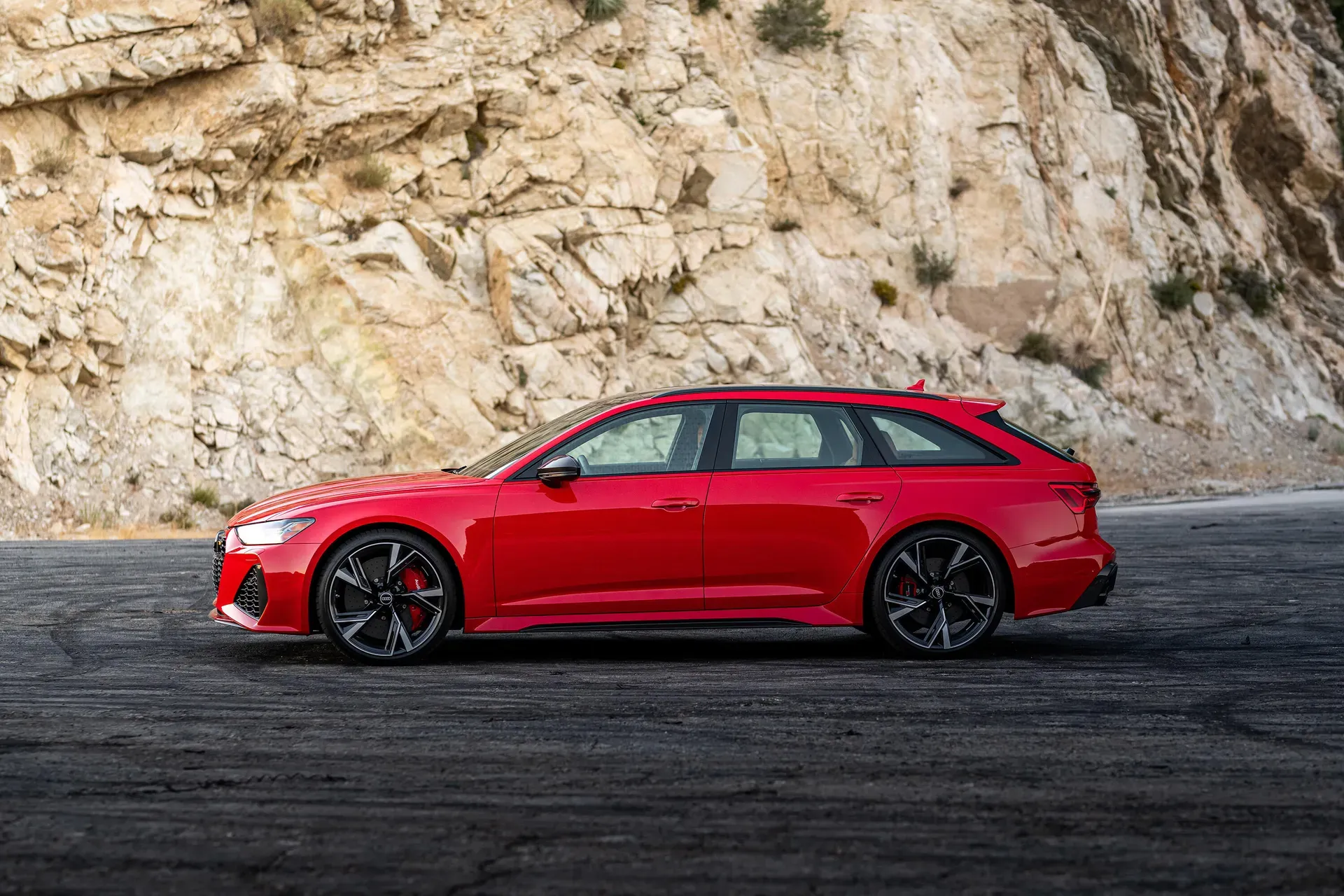 Lateral Audi RS6 Avant Rojo