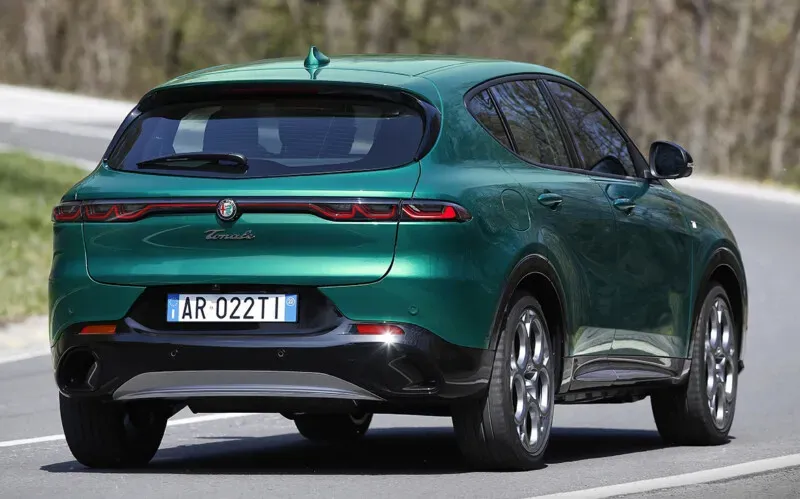 Parte Trasera Alfa Romeo Tonale Verde