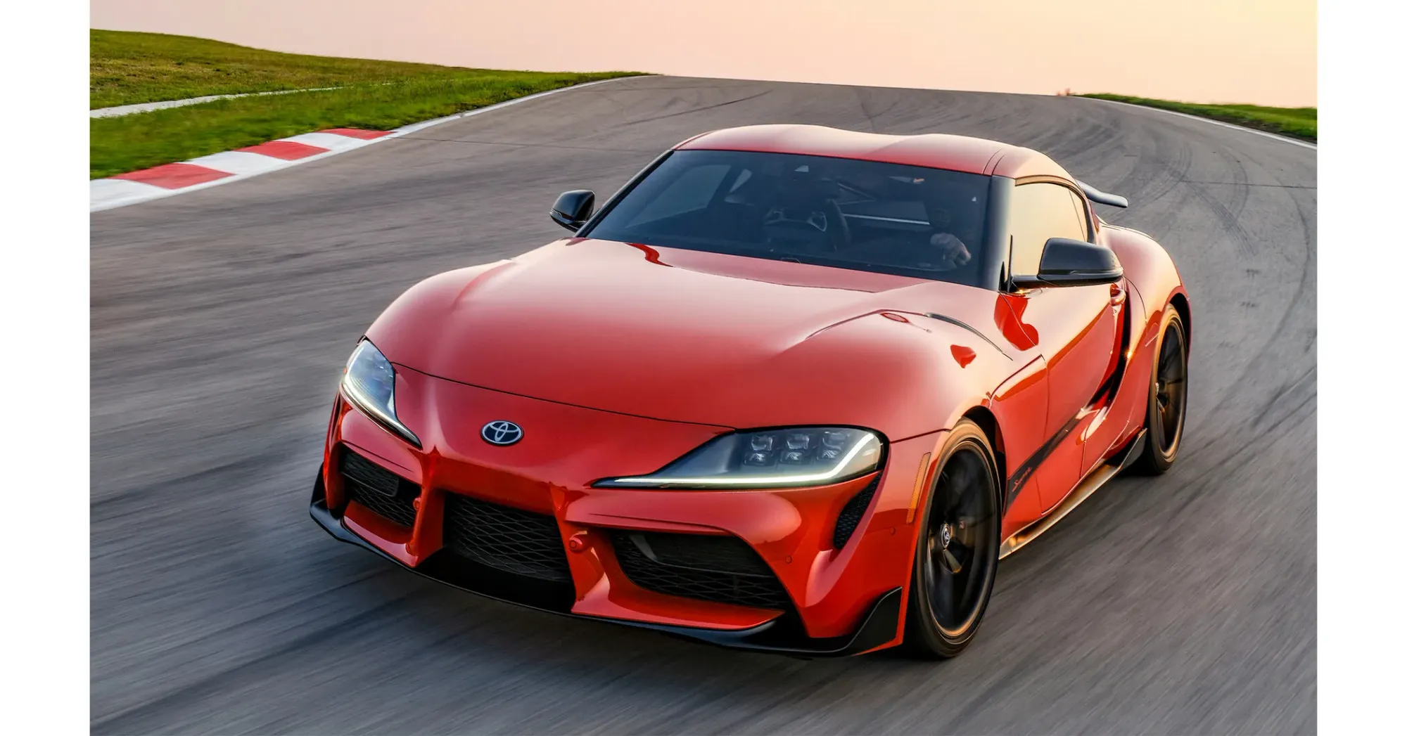 Toyota Supra Rojo