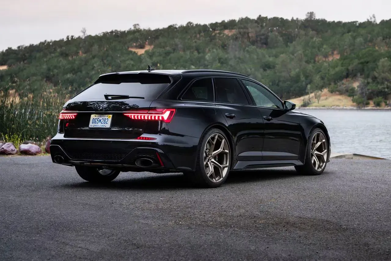 Parte Trasera Audi RS6 Negro