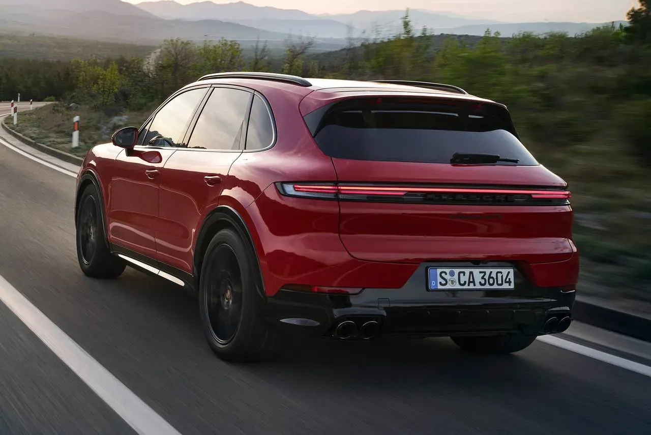 Parte Trasera Porsche Cayenne Rojo