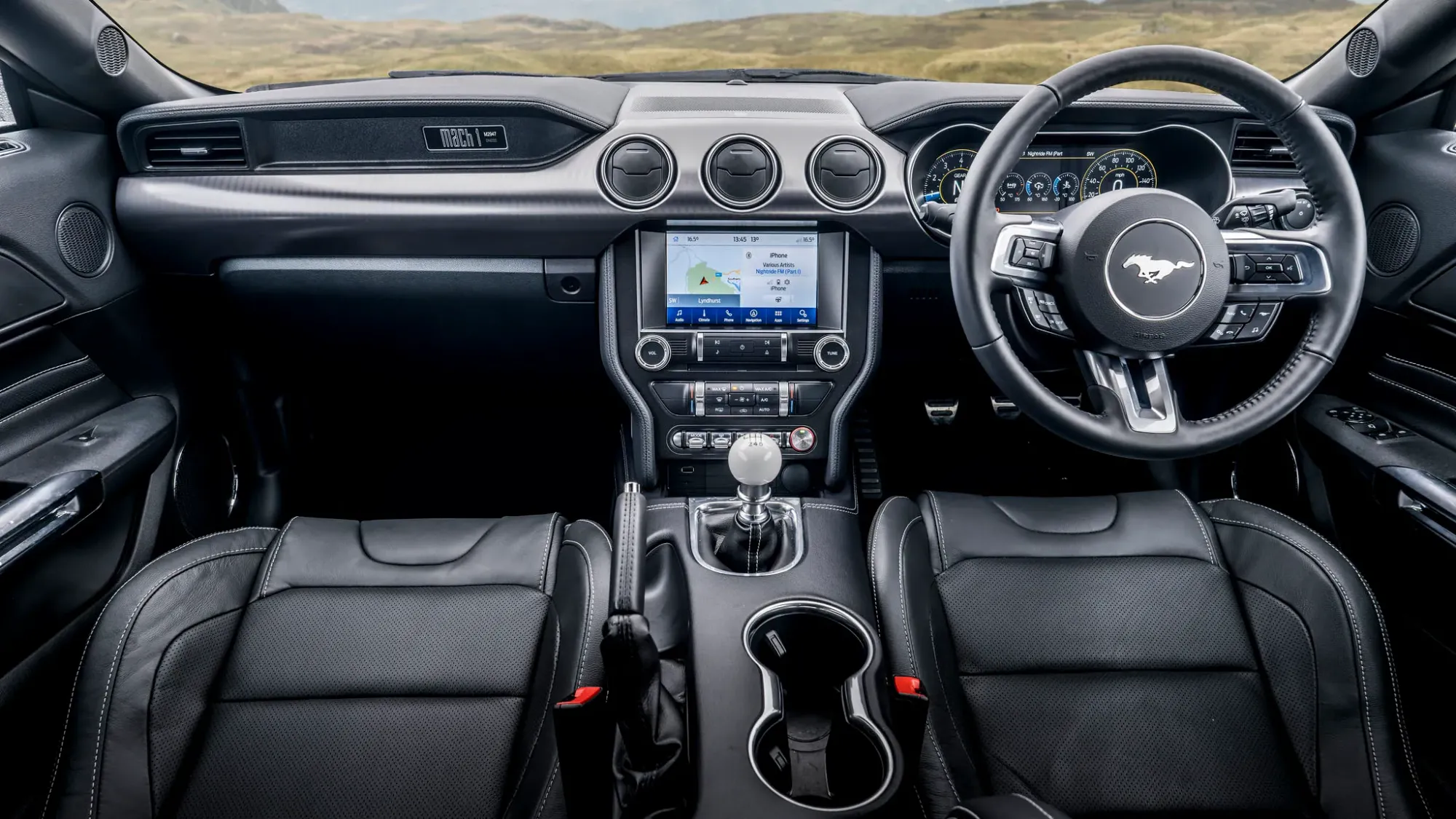 Interior ford mustang mach 1