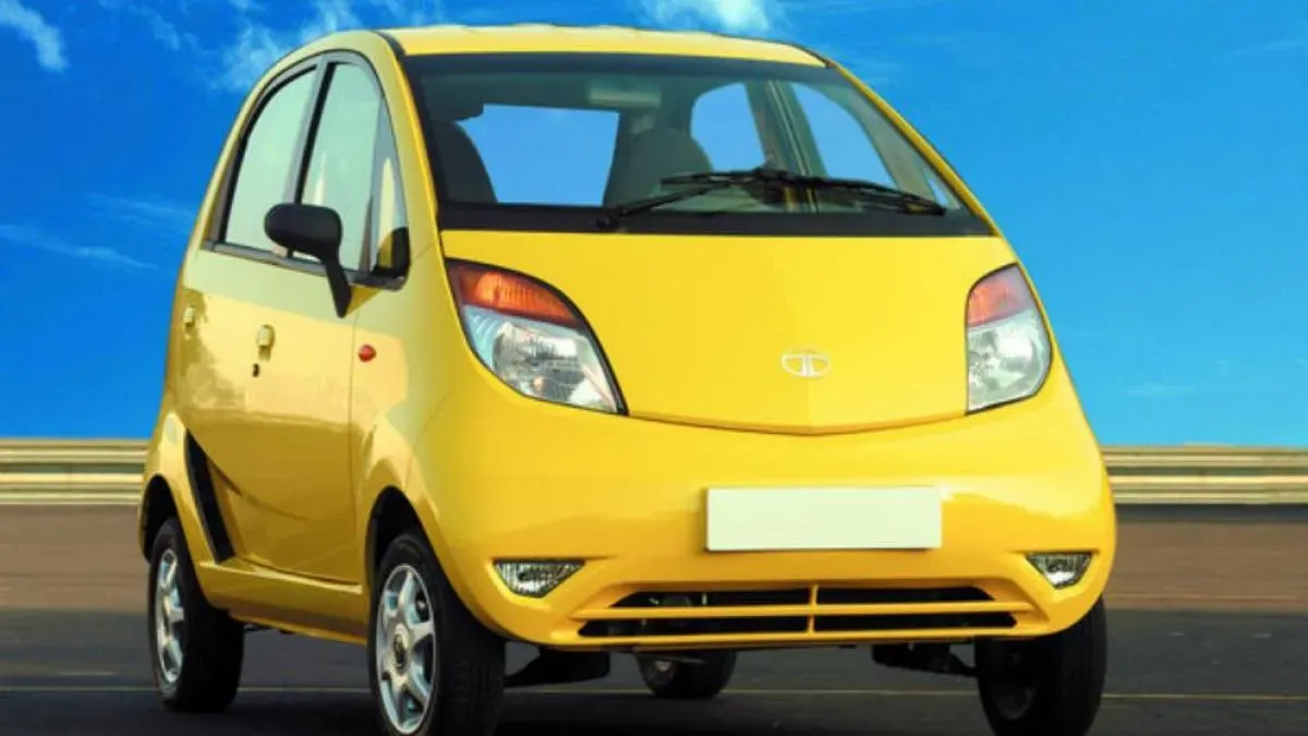 TATA Nano Amarillo