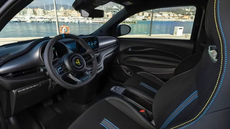 Interior Abarth 500e