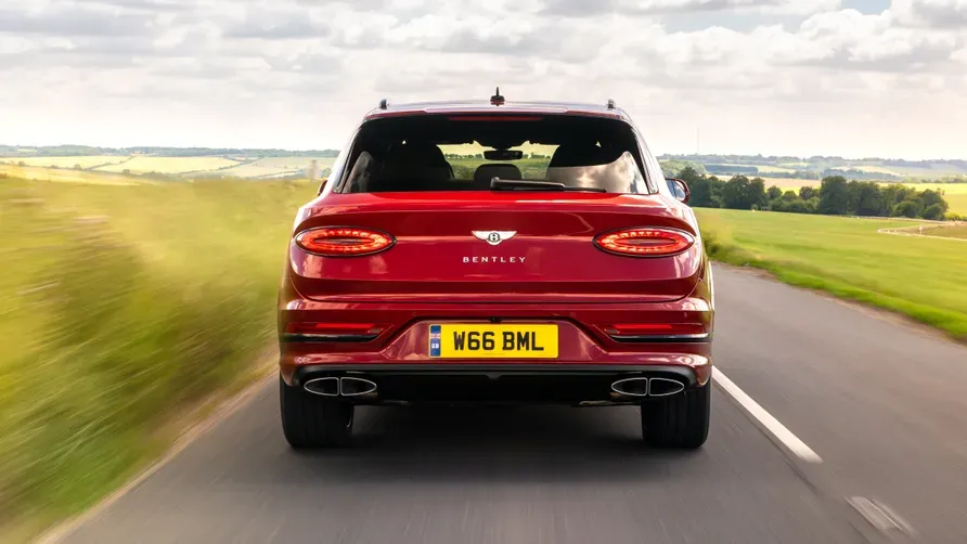 Parte Trasera Bentley Bentayga Rojo