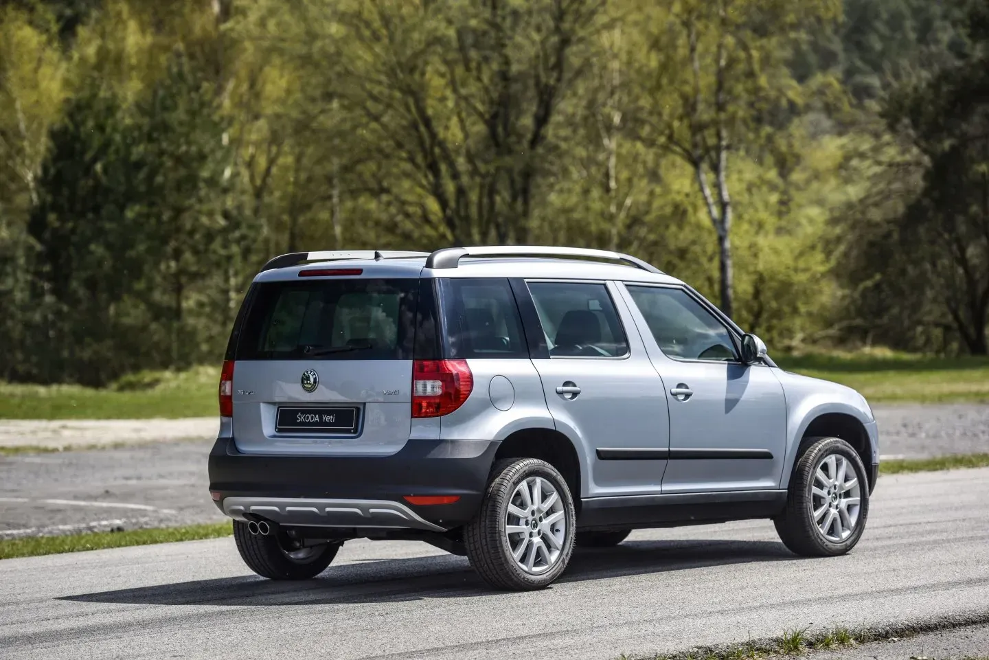 Parte Trasera Skoda Yeti Plateado