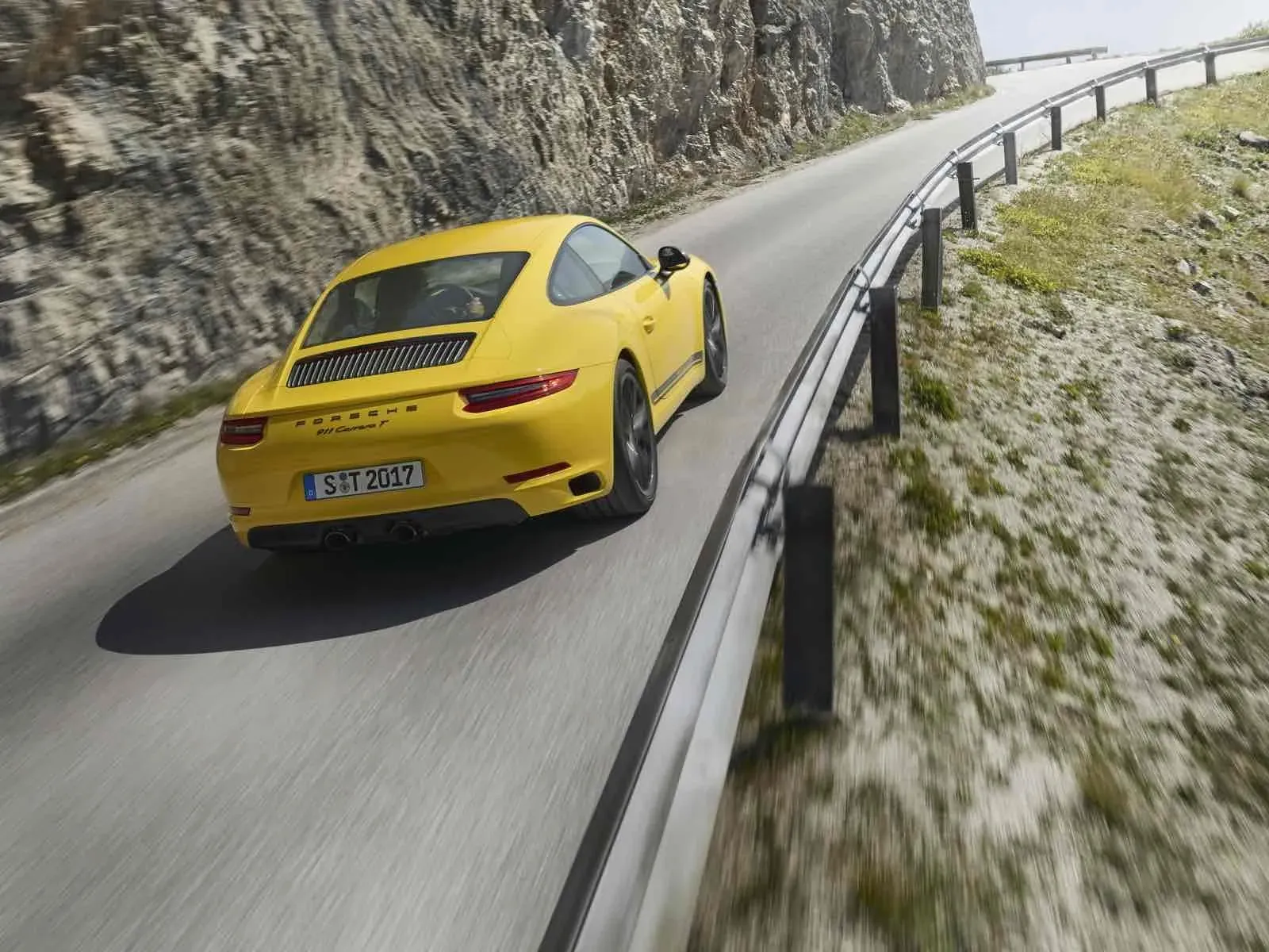 Parte Trasera Porsche 911 Carrera T Amarillo