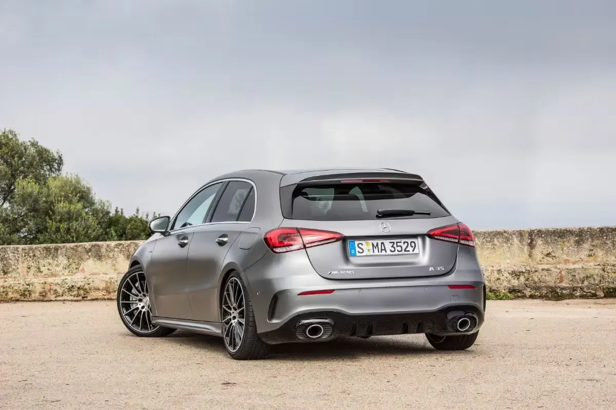 Parte Trasera Mercedes-AMG A35 Gris