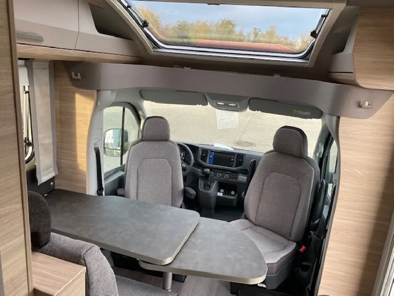 Interior Naus Van T1 Plus