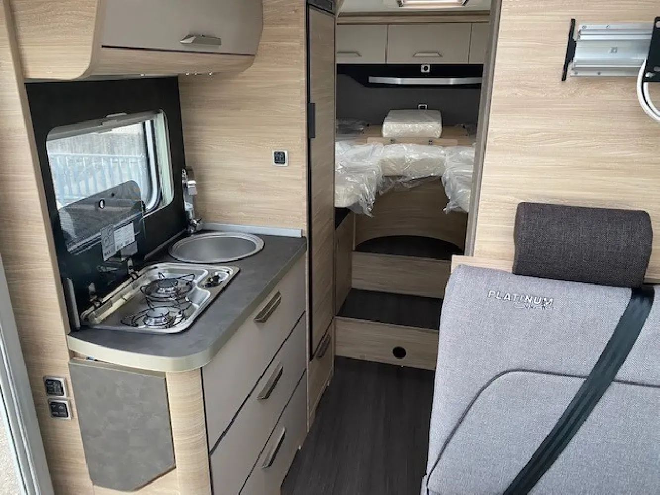 Interior Naus Van T1 Plus