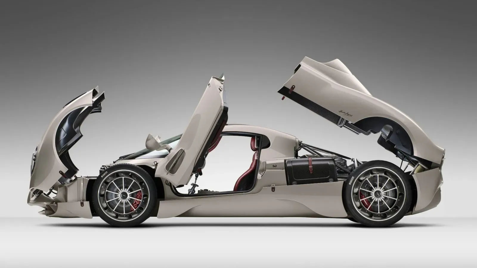 Lateral Pagani Utopia Beige 