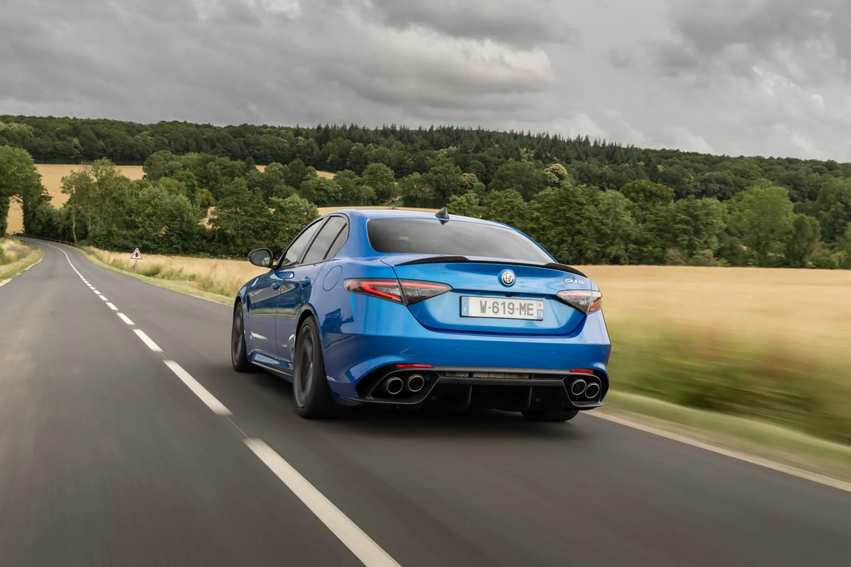 Parte Trasera Alfa Romeo Giulia Quadrifoglio Azul