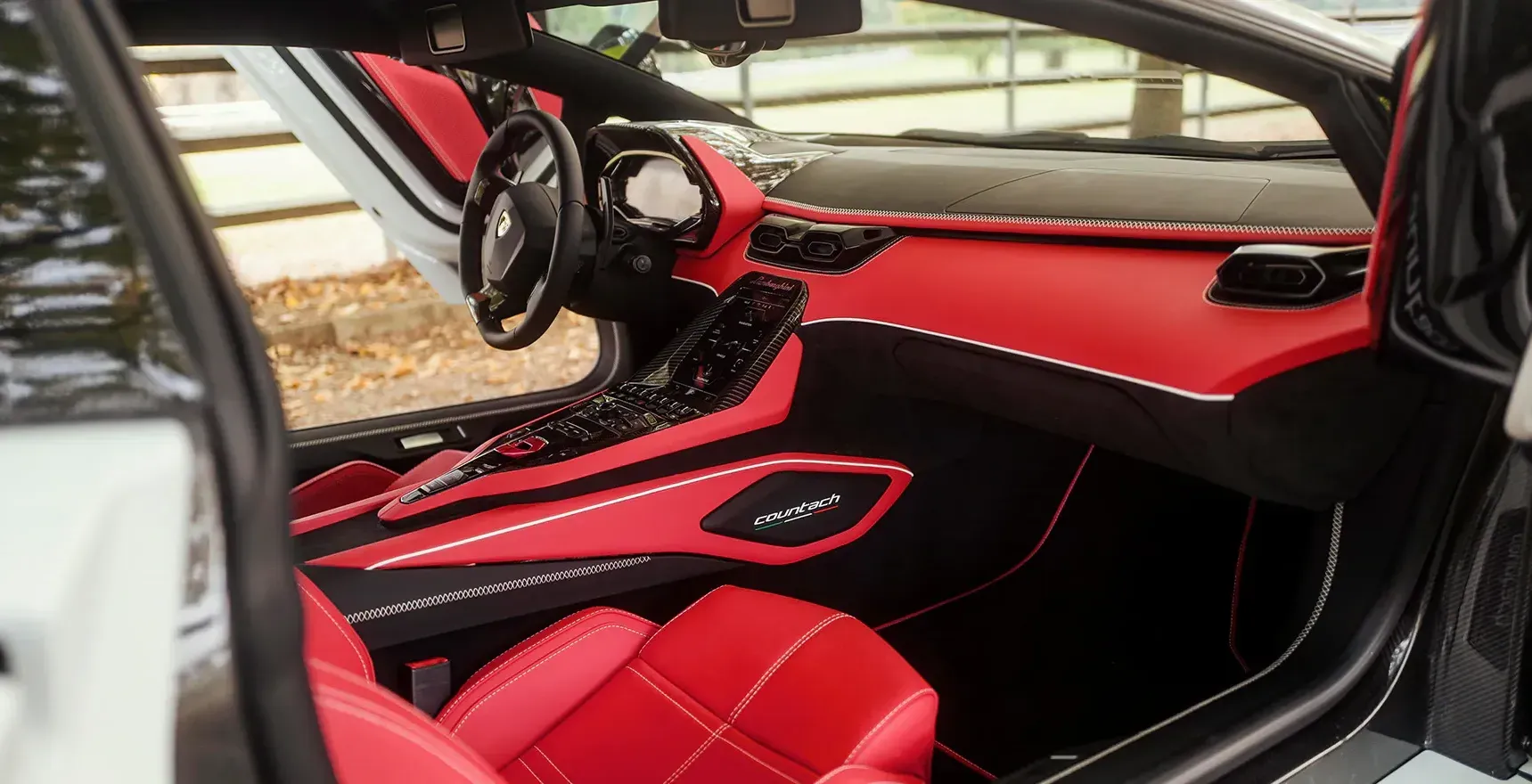 Interior Lamborghini Countach LPI 800-4