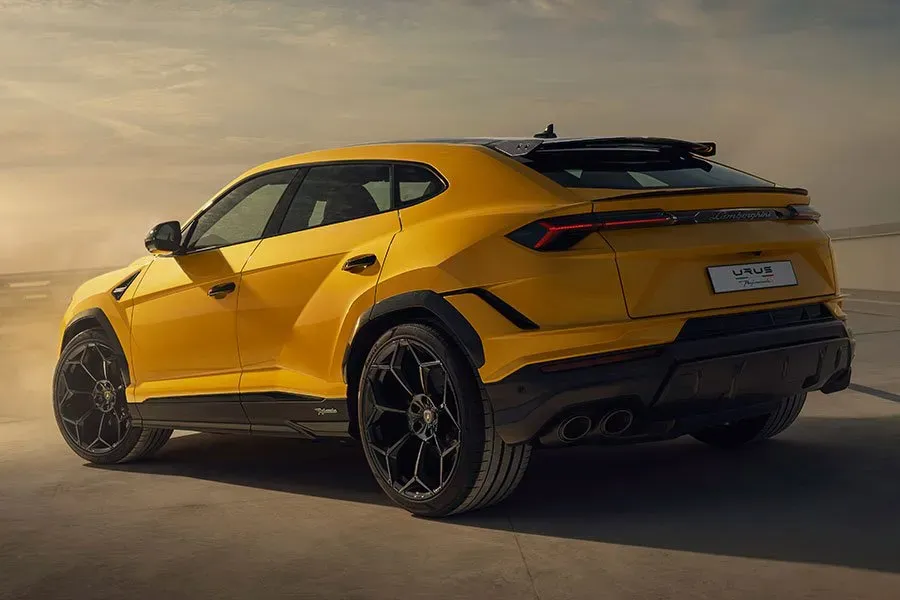 Parte Trasera Lamborghini Urus Performante Amarillo