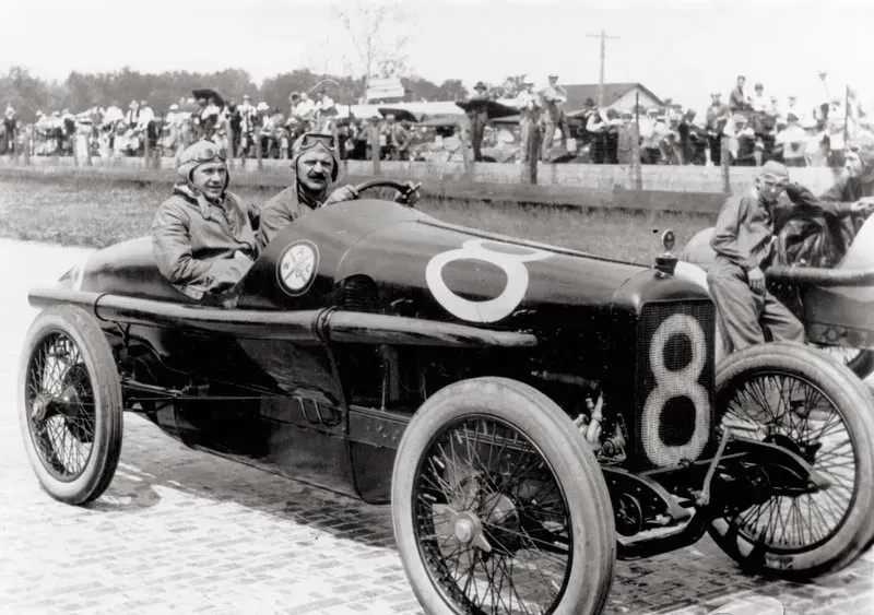 Louis Chevrolet en auto de XX