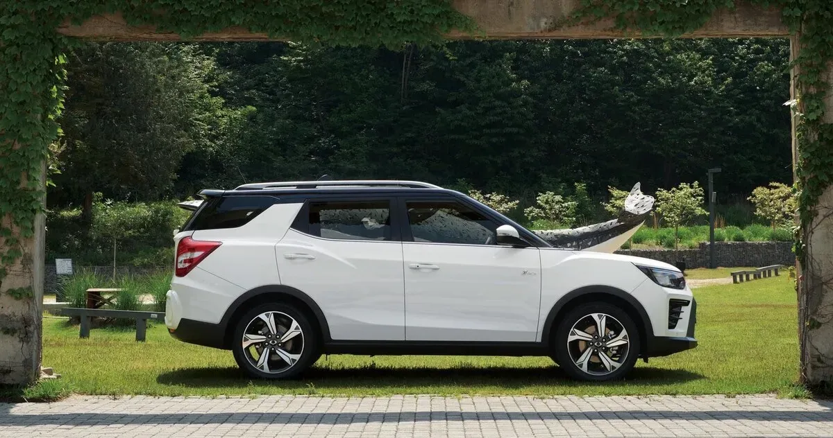 Lateral SsangYong Tivoli Grand Blanco