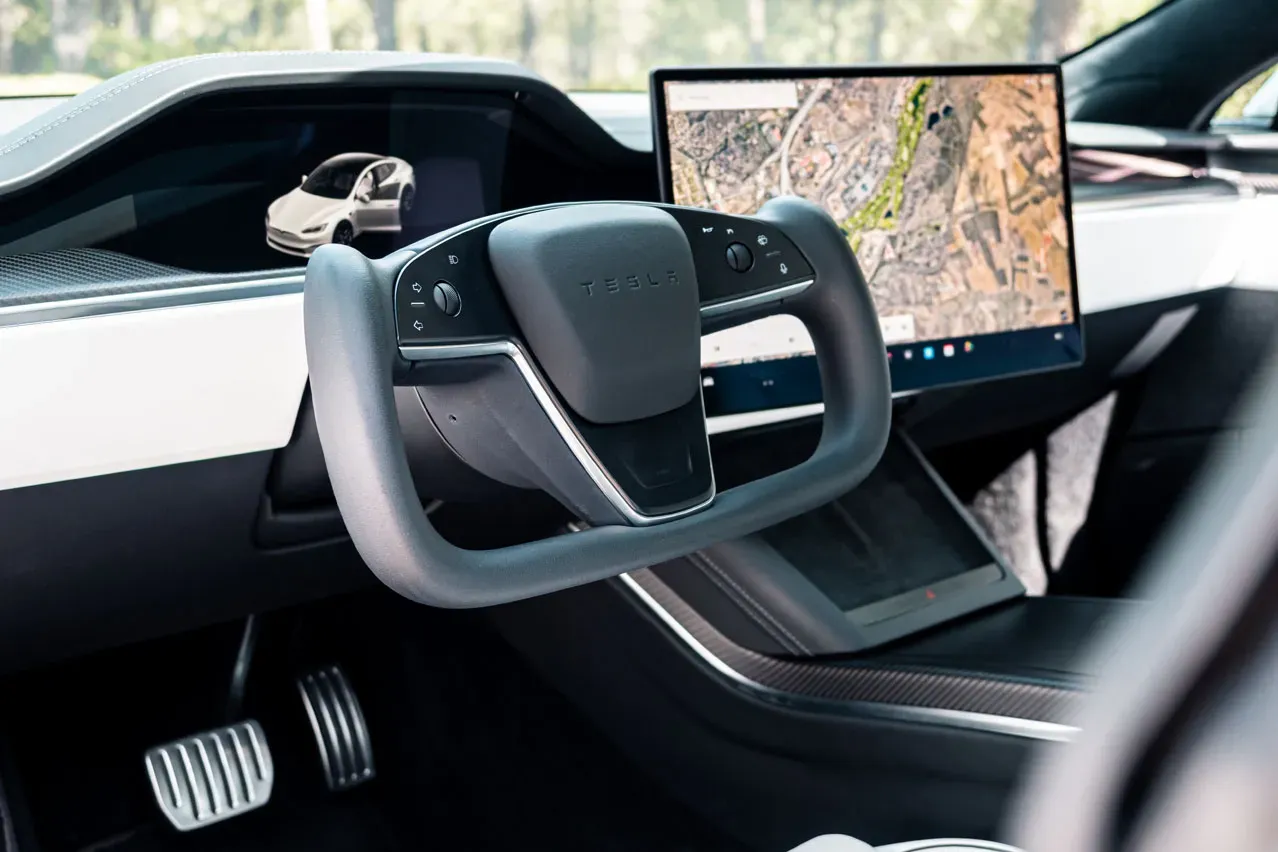 Interior Tesla Model S Plaid 