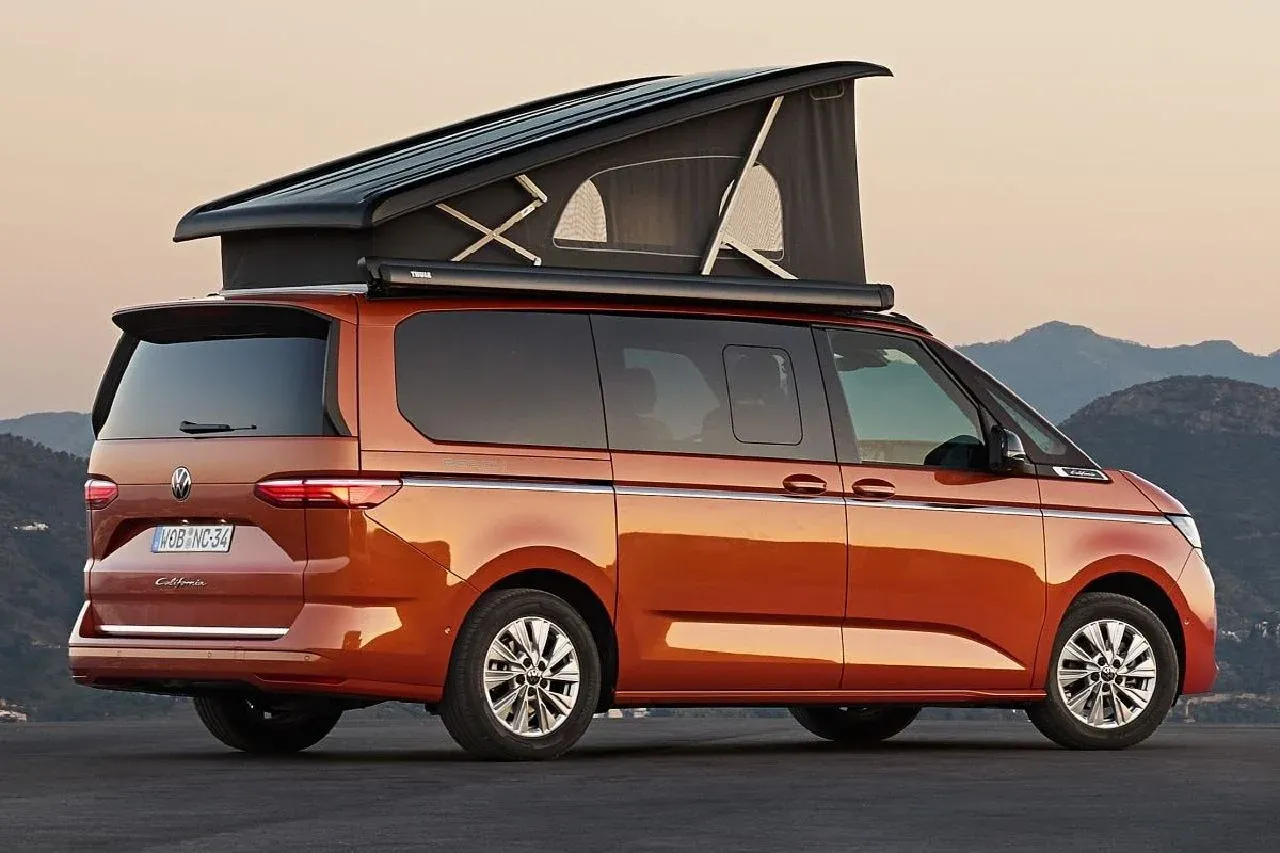 Lateral Volkswagen California Camper Naranja