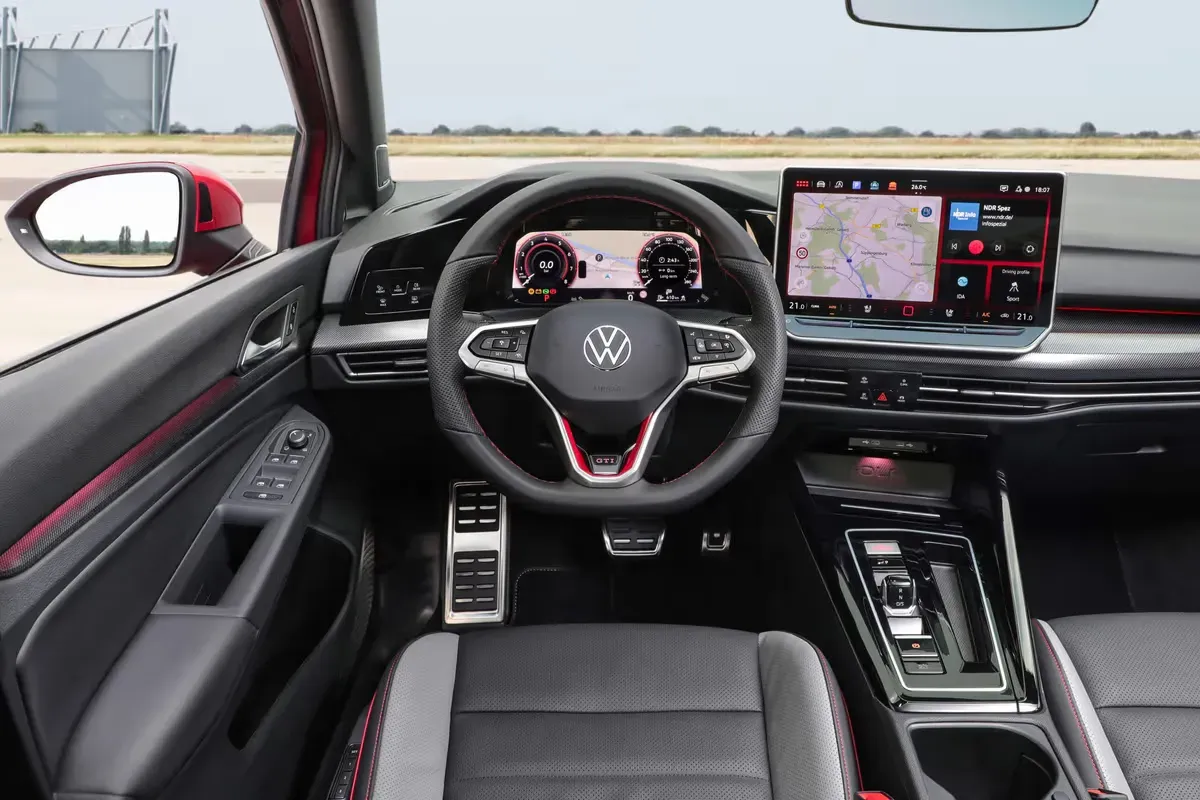 Volkswagen Golf 8.5 Interior