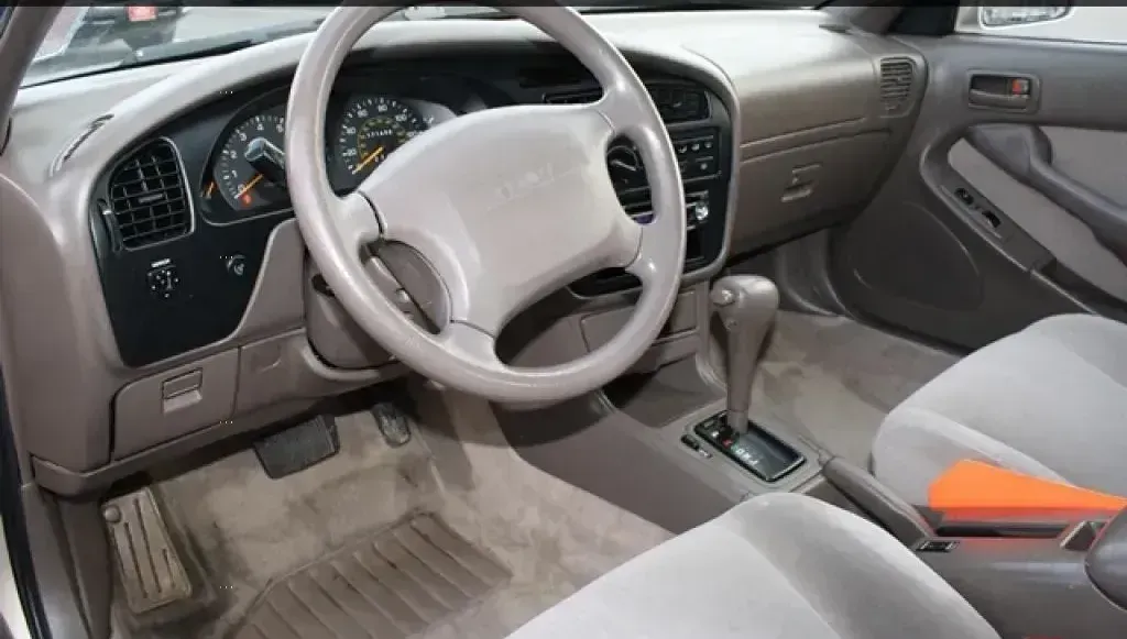 Interior del Toyota Camry 1996