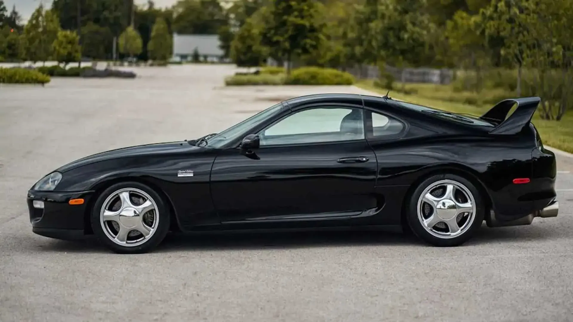 Exterior lateral Toyota Supra Turbo MK4 1993 color negro