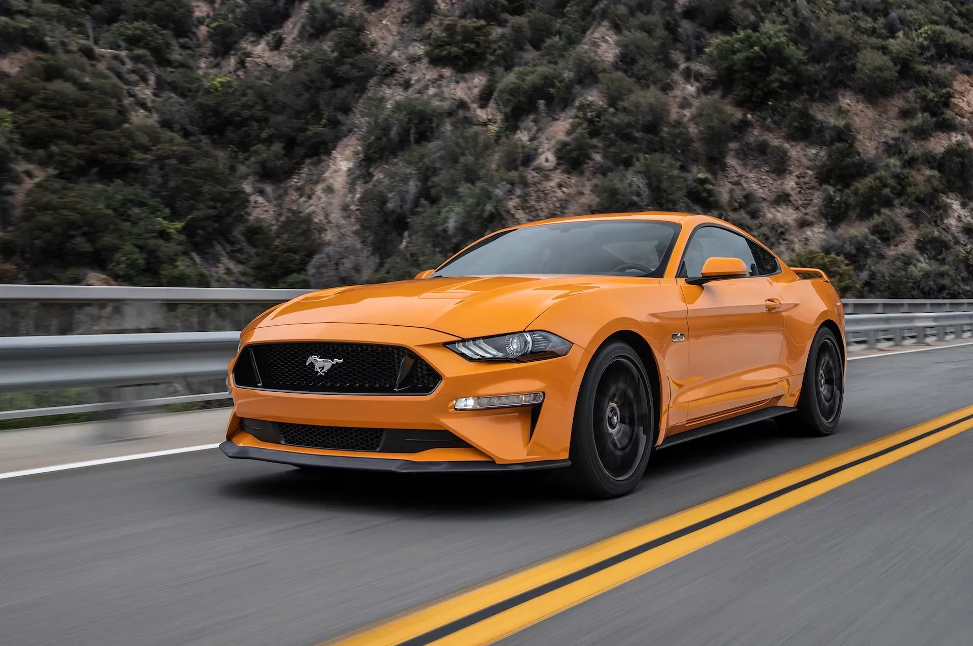 Ford Mustang GT 2018 Amarillo